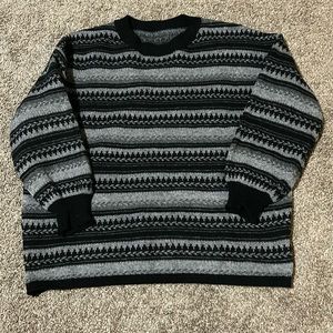 NWOT Romwe Vintage Style Sweater